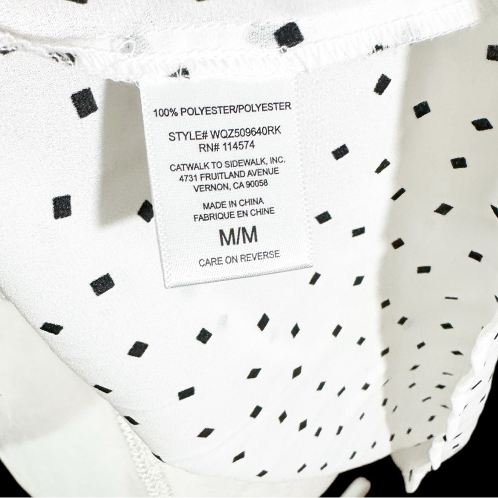 🌸Pleione- Black/White Short Sleeve V Neck Button Down Blouse- Size M - Picture 7 of 8